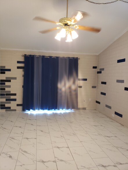 Building Photo - 4359 Montclair Cir E