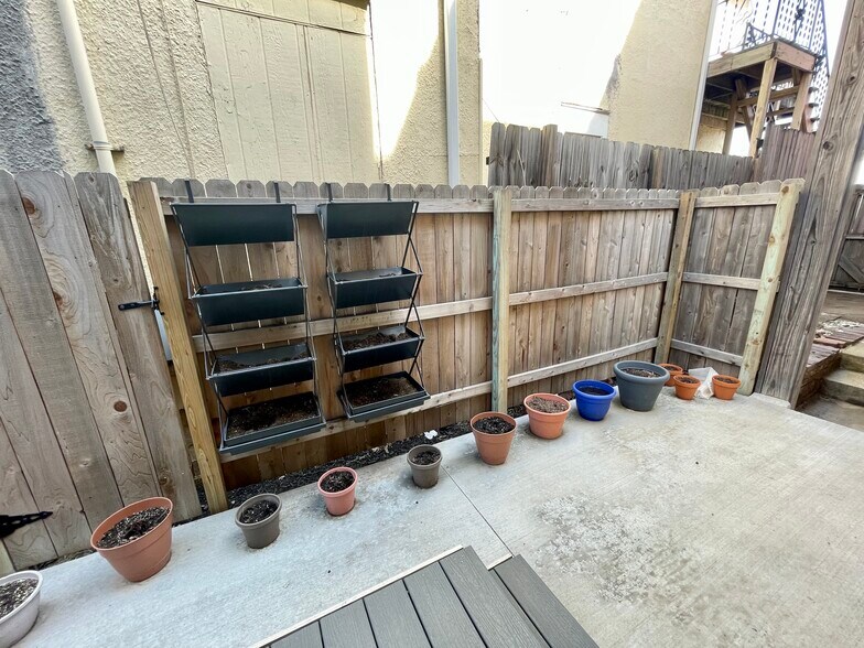 Building Photo - 1036 Missouri Ave