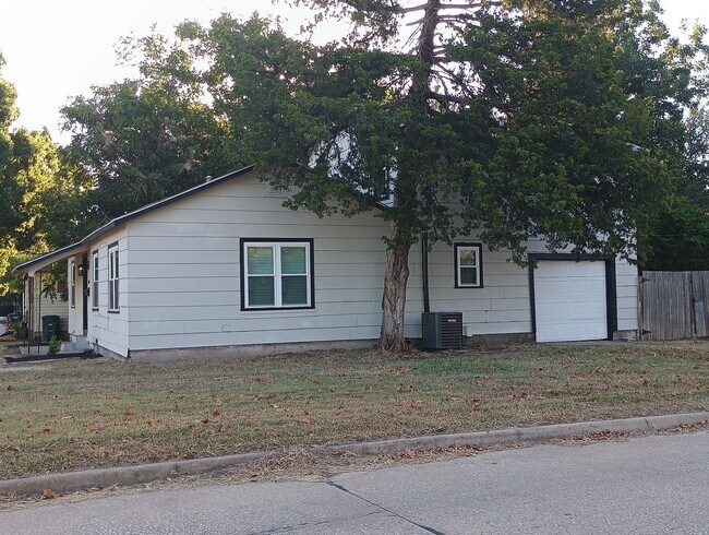 Building Photo - It's ready! New Remodel