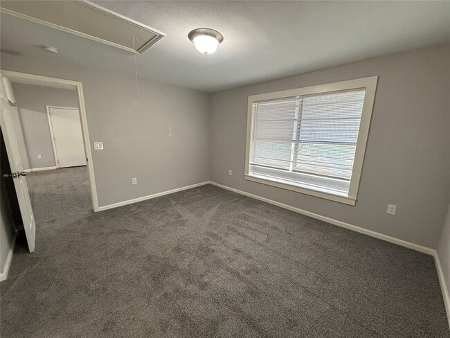 Building Photo - 130 Olive St