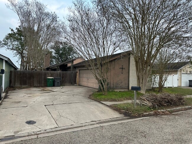 Building Photo - 114 Avant Garde Dr