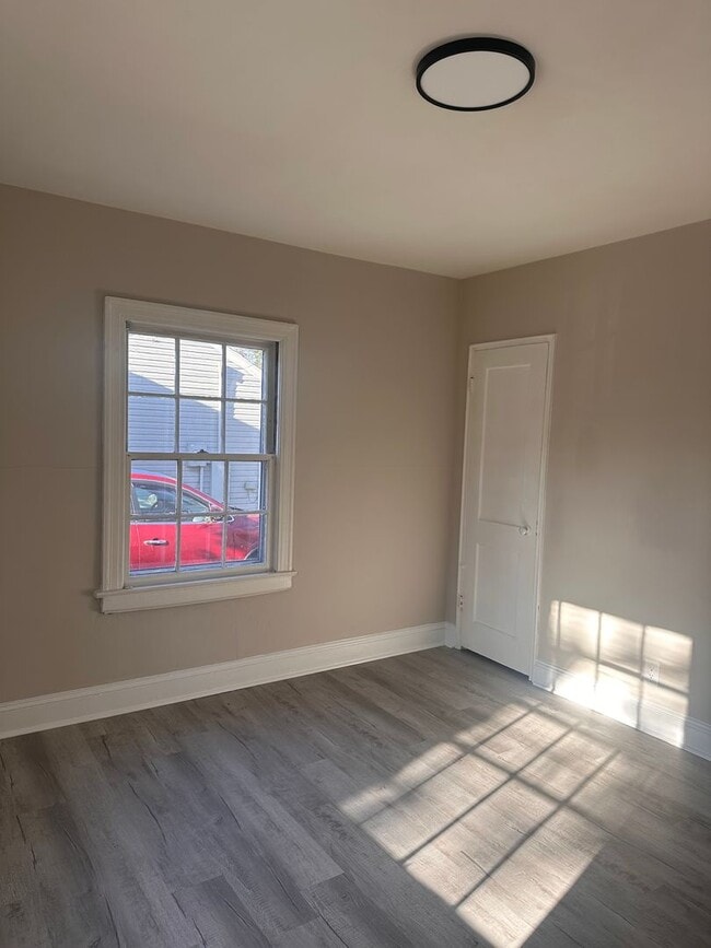 Building Photo - RENTAL HOME 3BD/2BTH