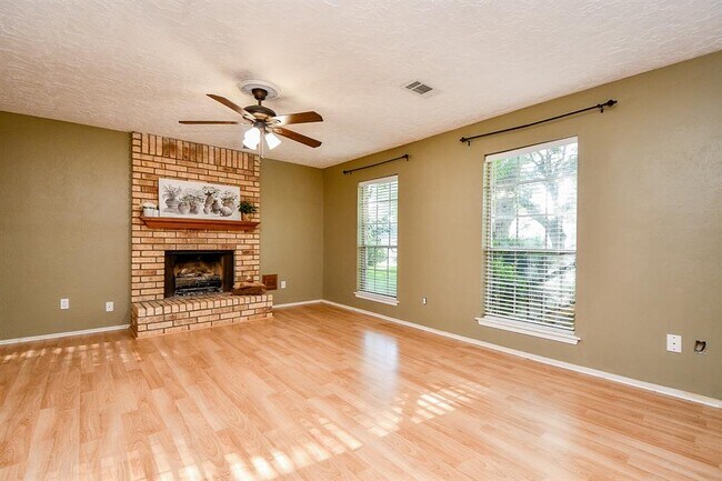 Building Photo - 1218 Briarmead Dr