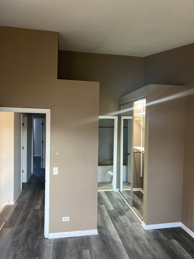 Building Photo - 820 Dracut Ln