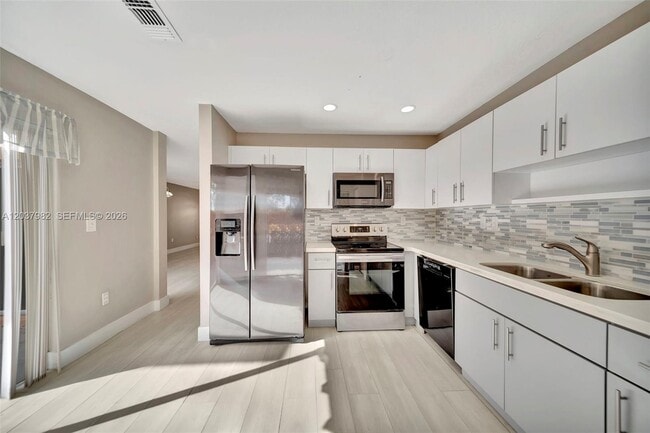 Building Photo - 3773 SW 153rd Ct