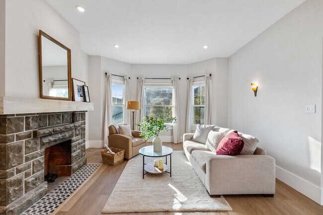 Building Photo - 115 Cuvier St
