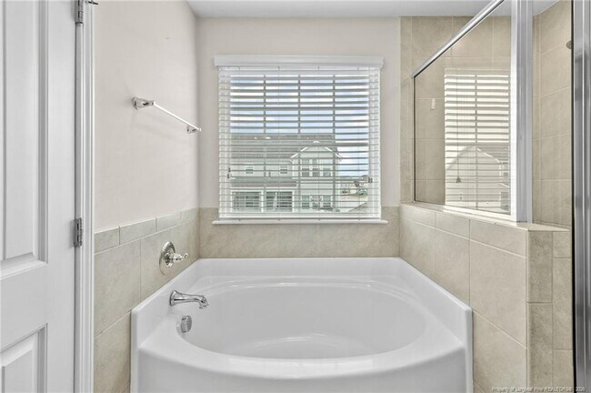 Building Photo - 181 Brentmoor Dr