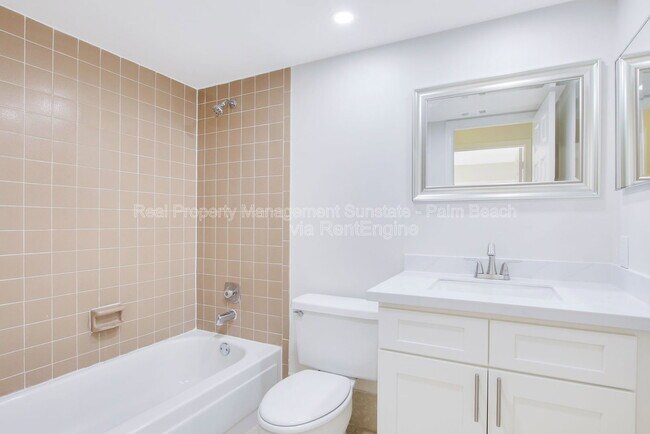 Building Photo - 3143 Kingswood Terrace