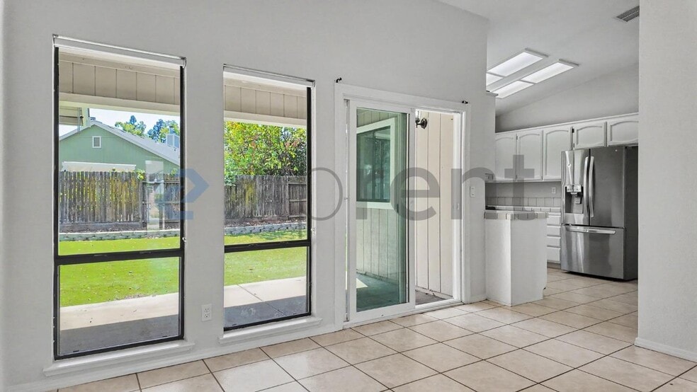 Building Photo - Unit