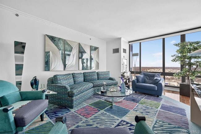 Building Photo - 10 City Pl