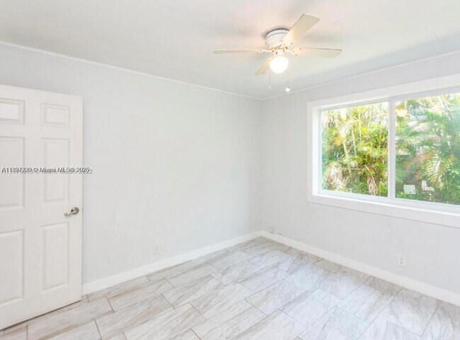Building Photo - 2175 NE 56th St