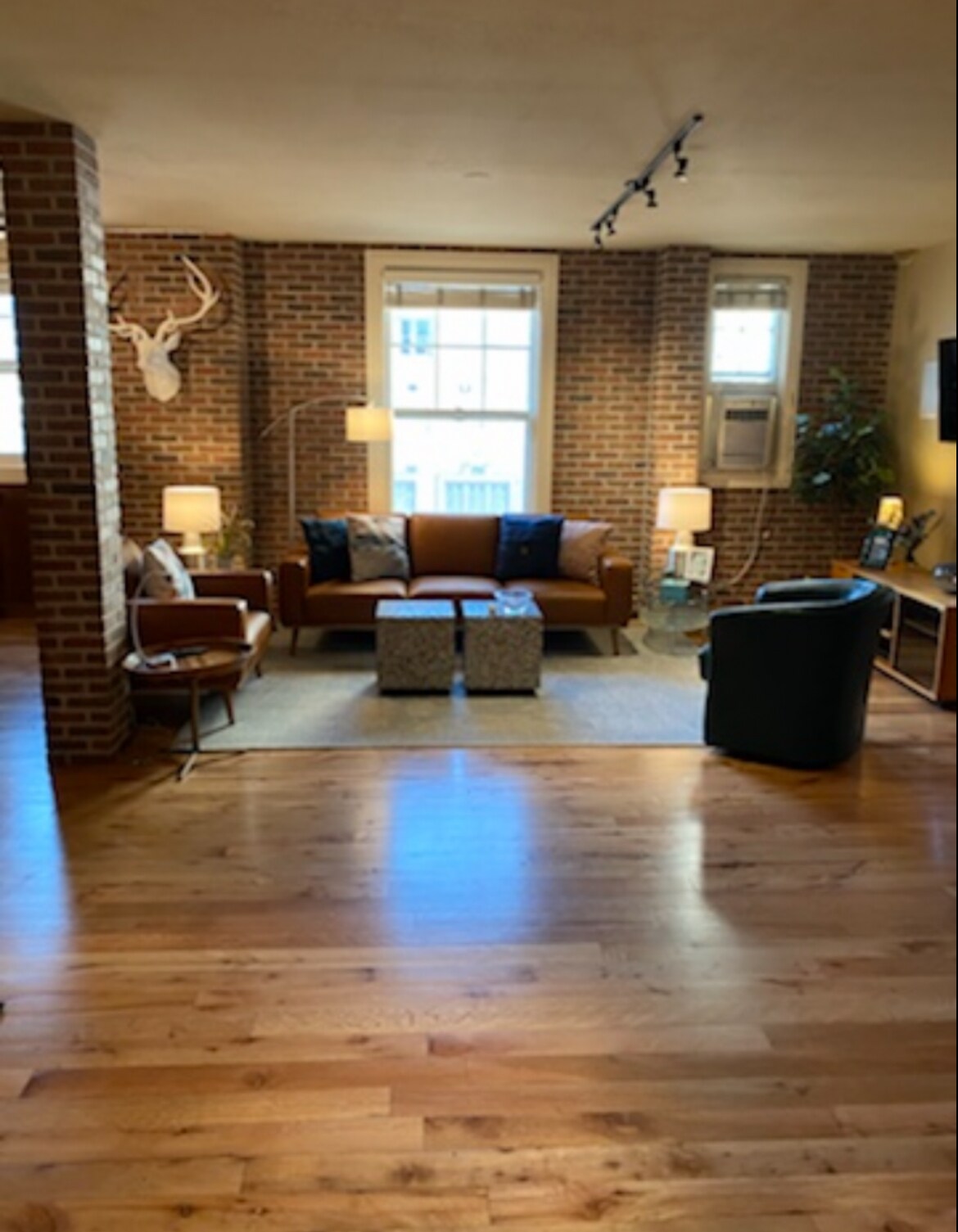 Building Photo - 29 S State St