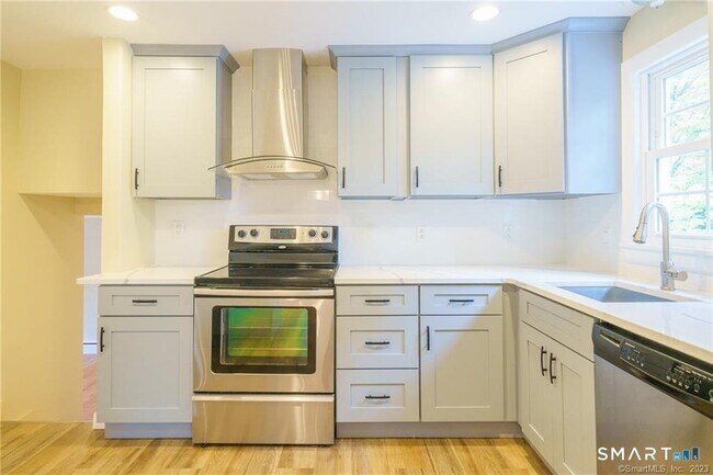Building Photo - 33 Sky View Dr