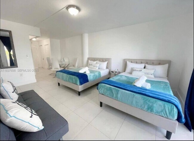 Building Photo - 7904 West Dr