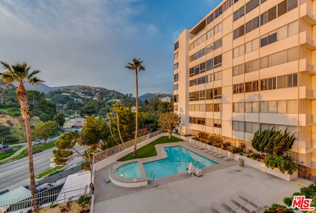 Building Photo - 17352 Sunset Blvd