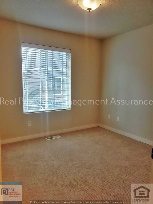 Building Photo - 28857 SW Geneva Loop