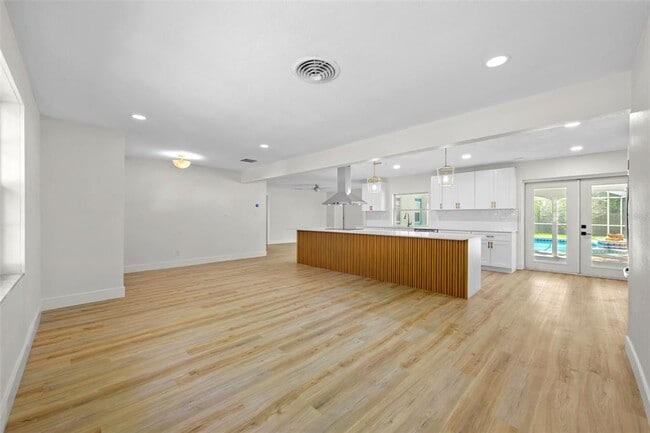 Building Photo - 5700 Bayou Grande Blvd NE