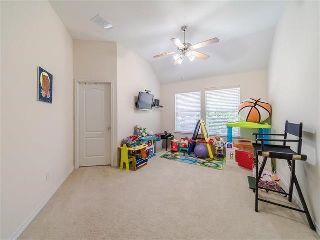 Building Photo - 8574 Robertson Dr