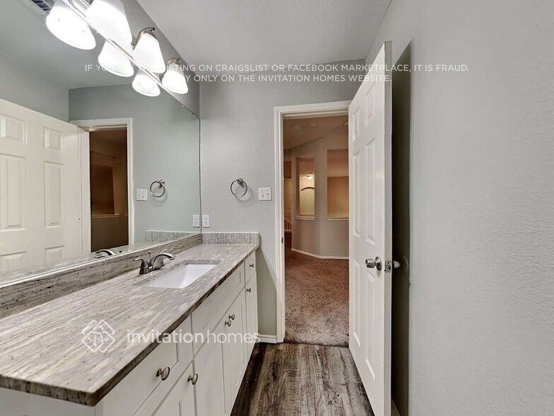 Building Photo - 801 Dayspring Dr