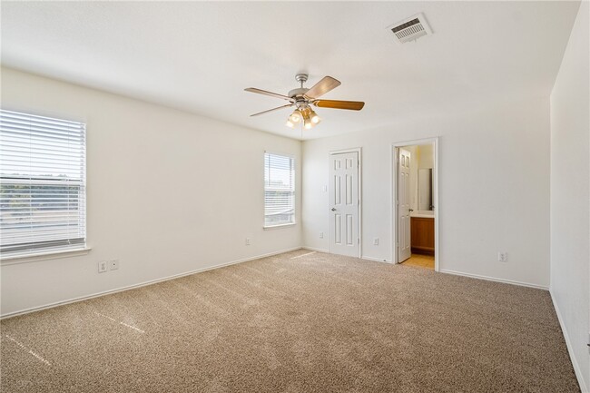 Building Photo - 8109 Verbank Villa