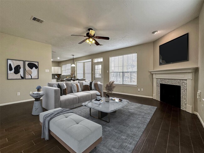 Building Photo - 2002 Summerall Ct