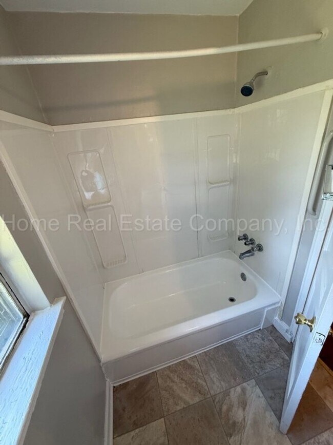 Building Photo - 658 Clemson Cir