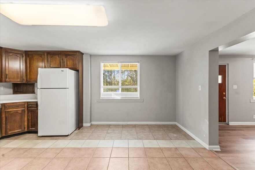 eat in kitchen - 5013 Eastview Terrace