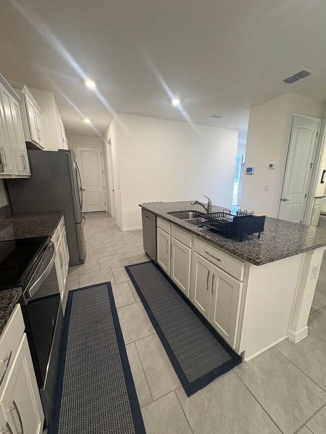 Building Photo - Charming 2-Bed 2-Bath Home plus Flex Room -  55+ community