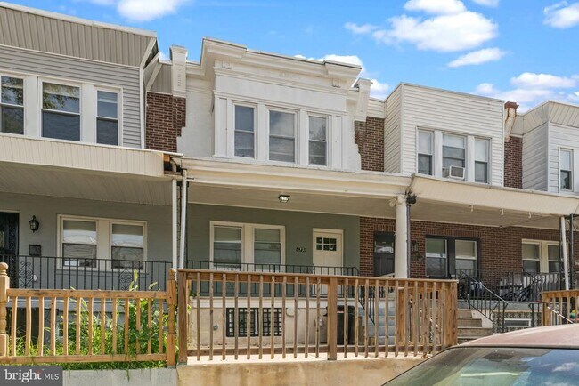 Building Photo - 6731 N Woodstock St