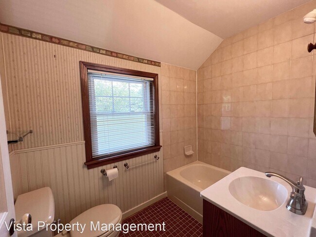 Building Photo - 4 br, 2 bath House - 54 Fisher Rd