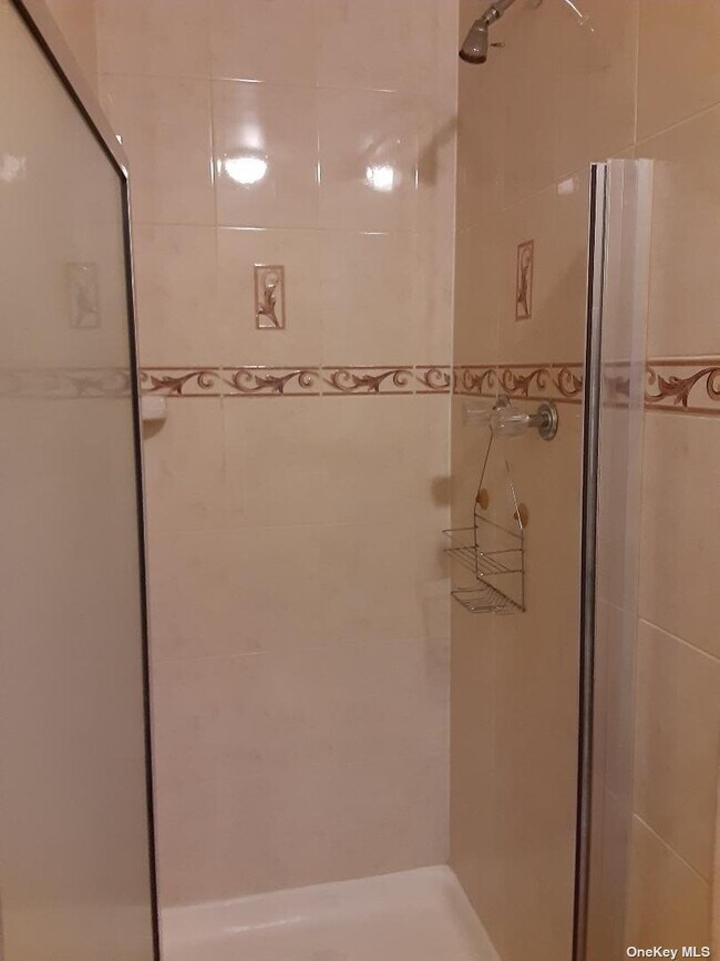 Building Photo - 191-12 109th Rd