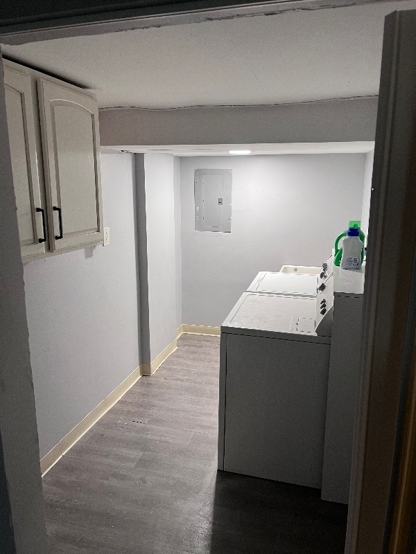 Building Photo - 5055 W Gladys Ave