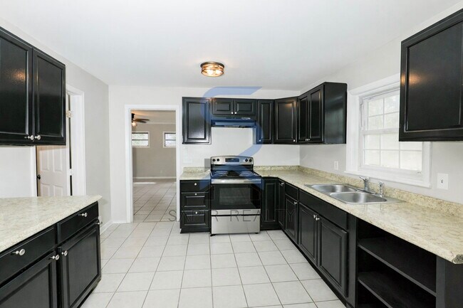 Building Photo - Collier Heights Classic – Spacious 5BR Near Downtown Atlanta