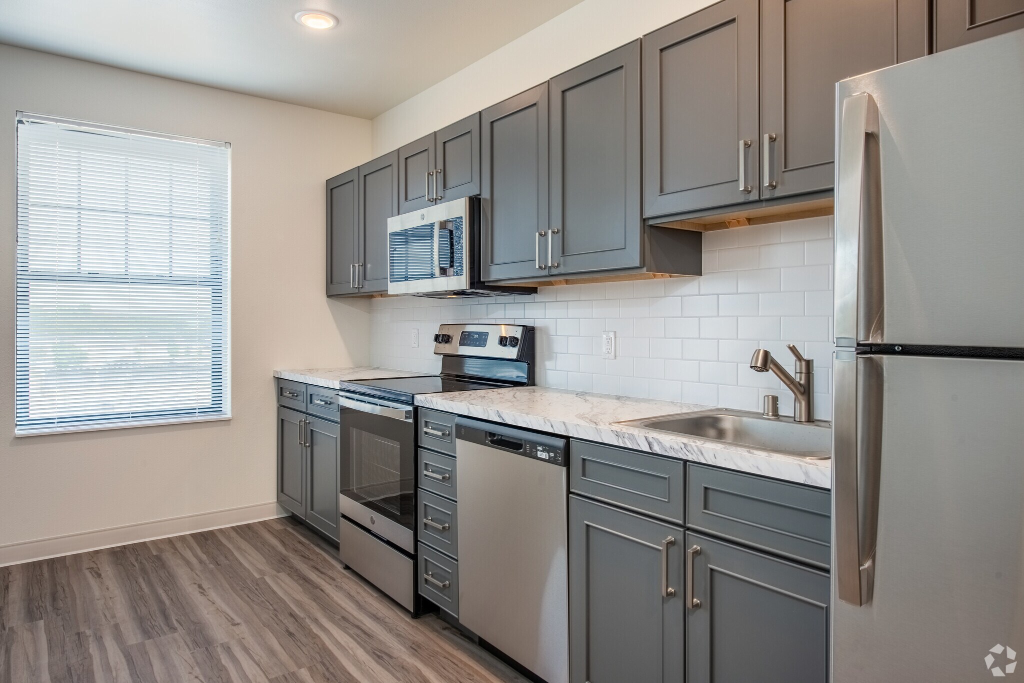 Monterey Apartments 5 S High St Janesville WI 53548 Apartment Finder