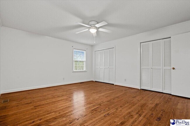 Building Photo - 2223 Camlin Ln