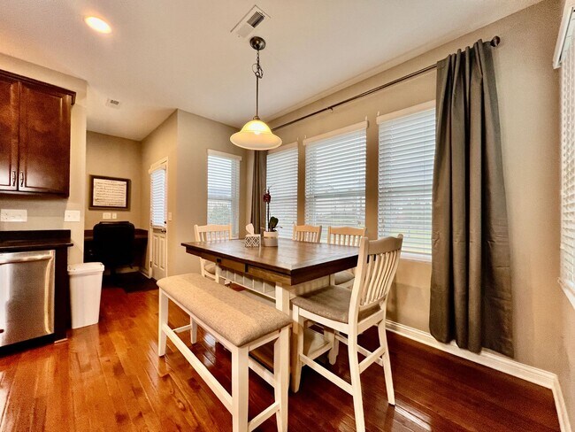 Building Photo - Executive corporate rental features community pool. Fully furnished and includes all utilities.