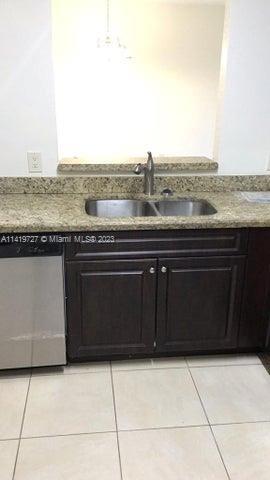 Building Photo - 1103 Golden Lakes Blvd