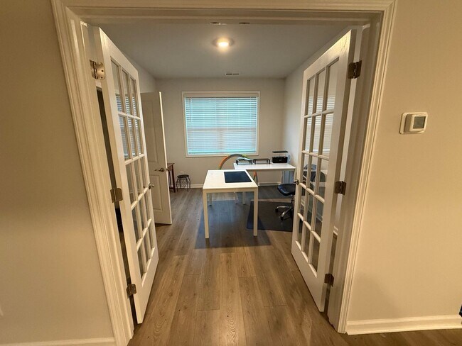 Building Photo - 3 Bedroom Single Family Home in Whitsett