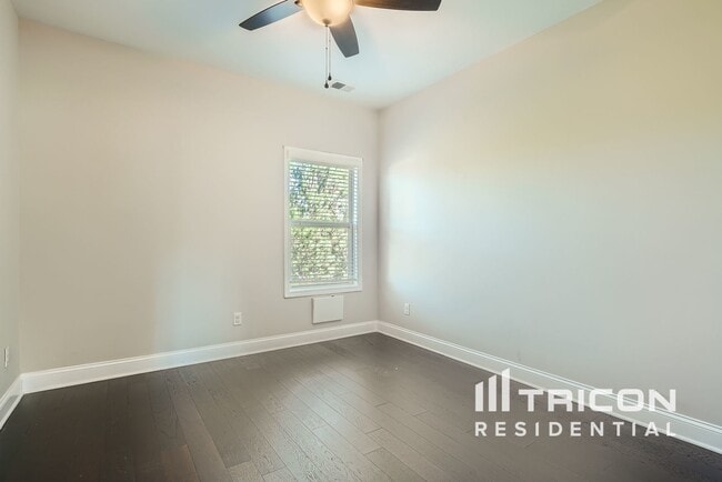 Building Photo - 3768 Lake Haven Way
