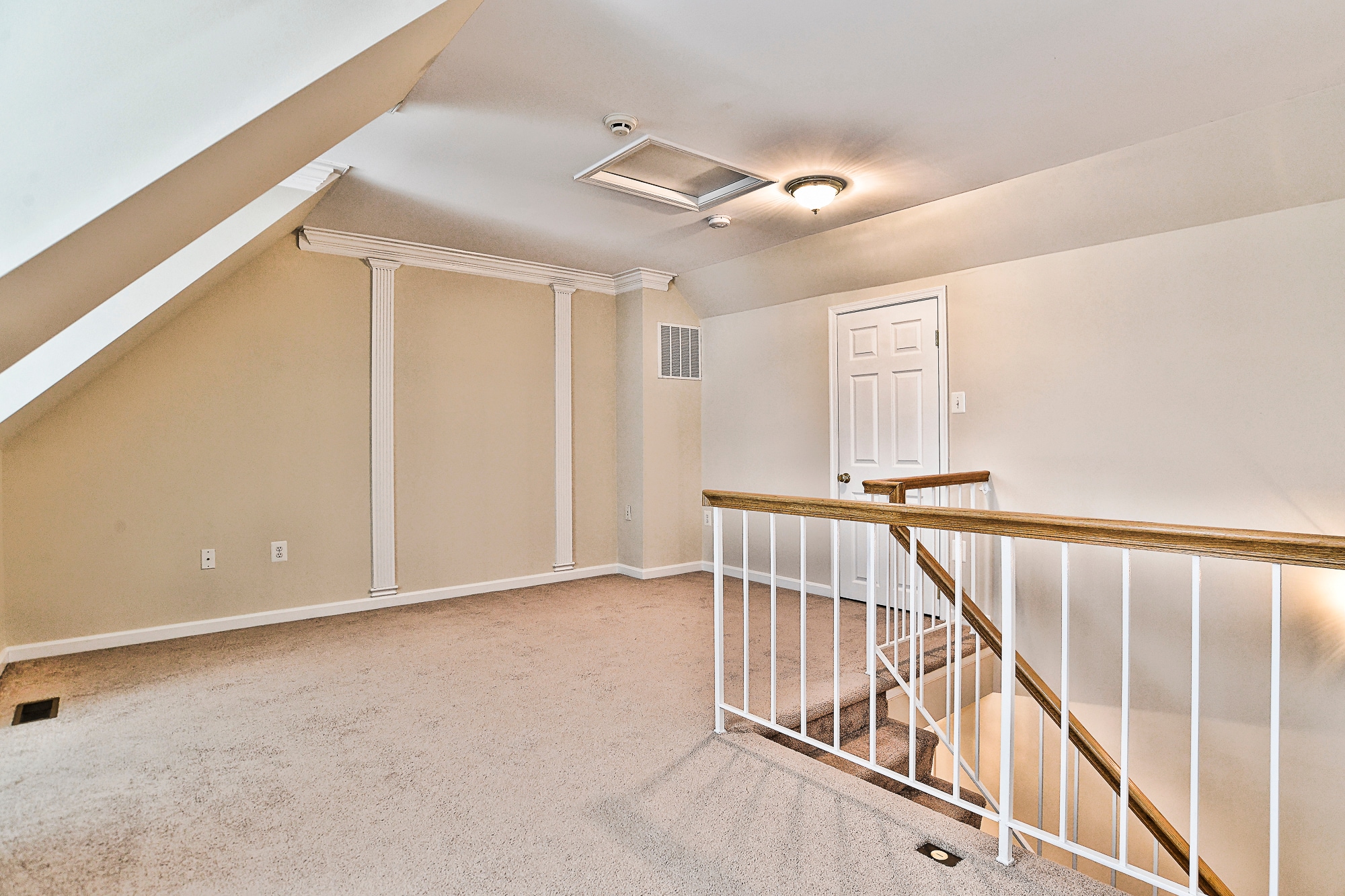 4TH LEVEL LOFT - 12817 Mill Brook Ct