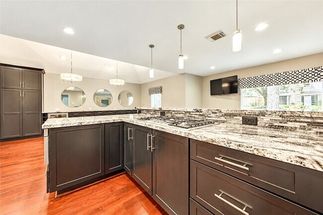Building Photo - 15739 Fleetwood Oaks Dr