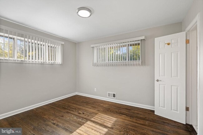 Building Photo - 3908 Melvern Pl