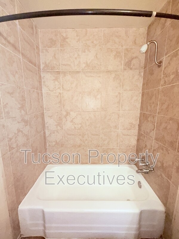 Building Photo - 8914 S Nogales Hwy