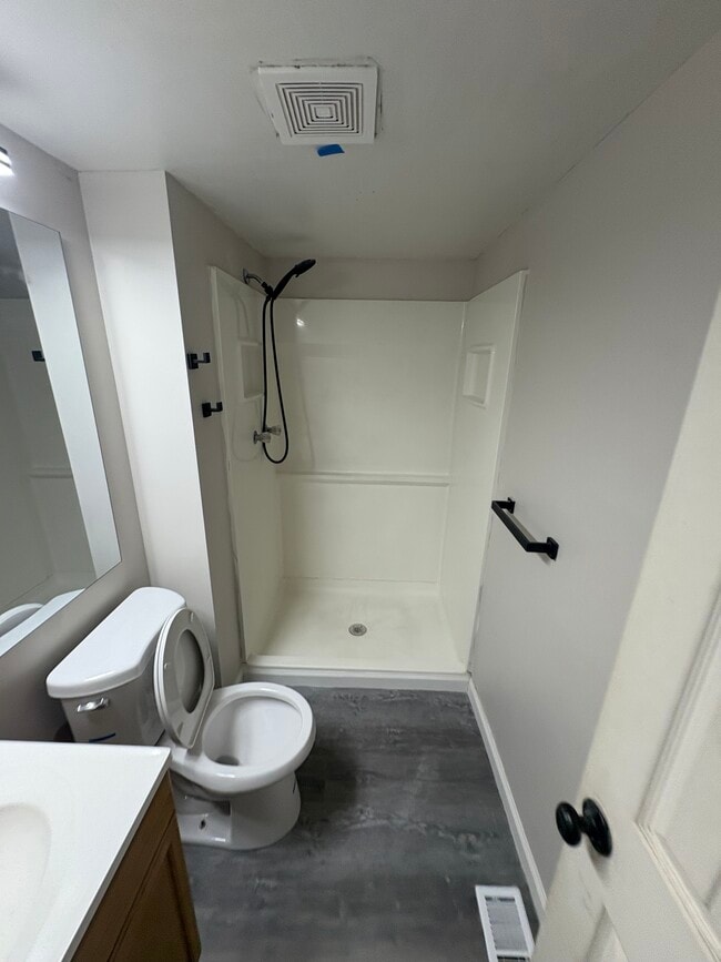 Building Photo - 813 S Grosvenor Ct