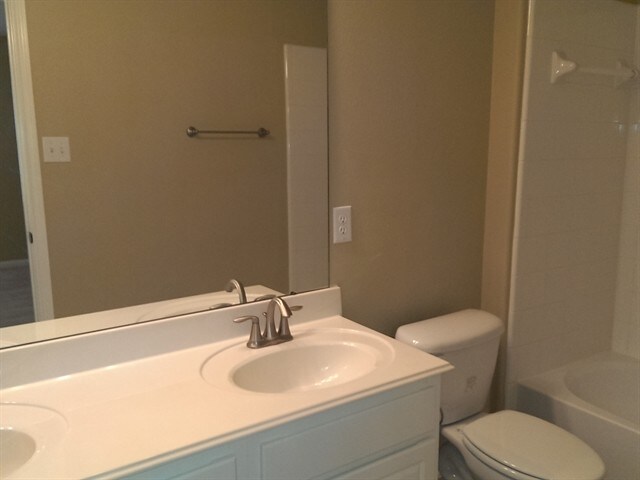 Building Photo - 25118 Auburn Terrace Dr