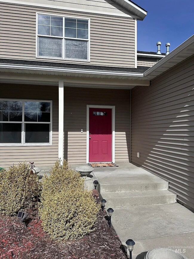 Building Photo - 1318 Edinborough Ct