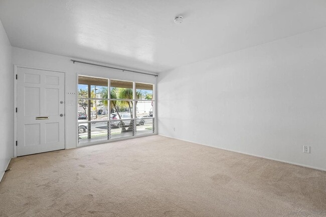 Building Photo - 4851 Iroquois Ave