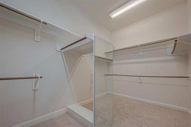 Building Photo - 13910 Desert Trace Ct
