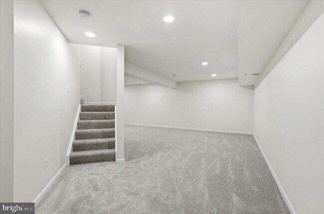 Building Photo - 43438 Oxen Ln