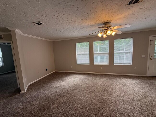 Building Photo - 72 Pisces Dr
